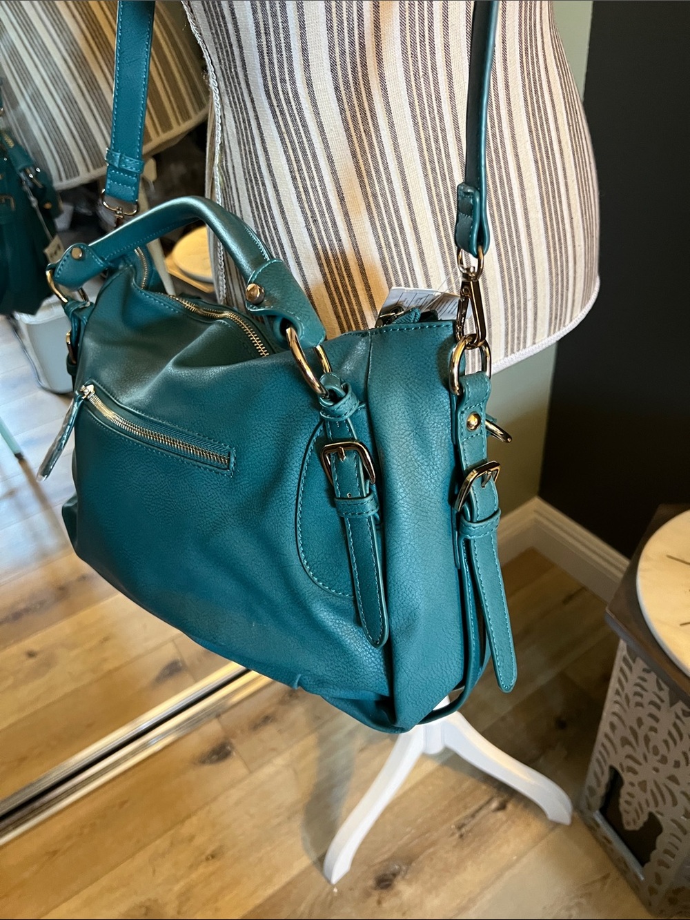 NWT. Urban Expressions, Teal Shoulder Bag &/or crossbody, Luxury Vegan Leather - Picture 2 of 13